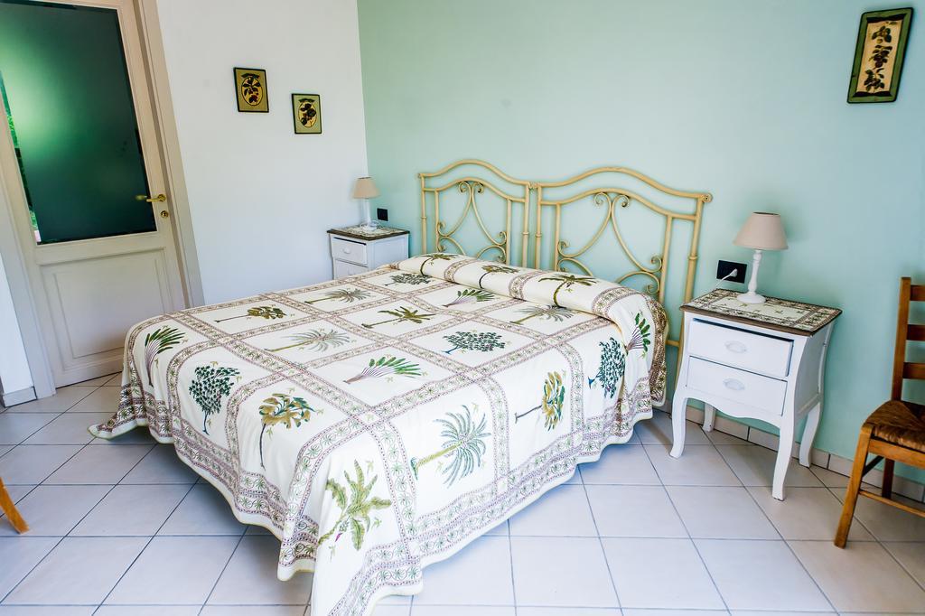 Donnasilia Bed & Breakfast Палинуро Екстериор снимка