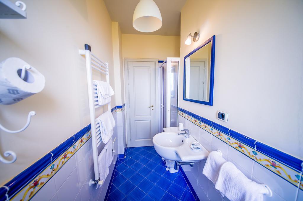 Donnasilia Bed & Breakfast Палинуро Екстериор снимка